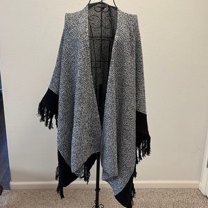 CABI BLACK AND WHITE SWEATER CAPE